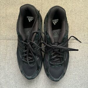 Adidas black chunky sneaker, never worn!